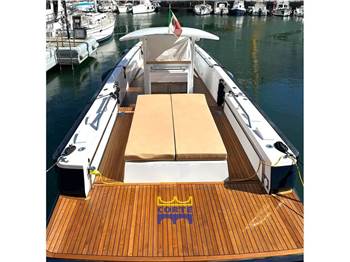 Multiplast Custom Tender 12
