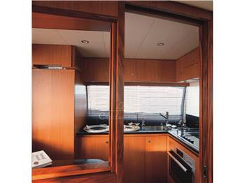 FERRETTI YACHTS 630