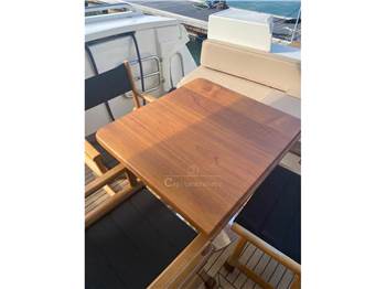 Ferretti Yachts 590