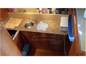 Ferretti Yachts 590
