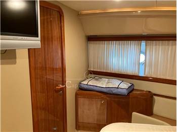 Ferretti Yachts 590