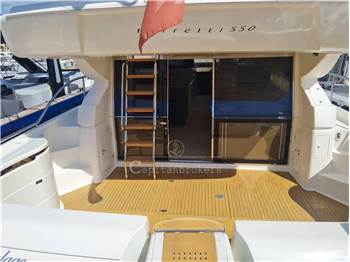 Ferretti Yachts 550