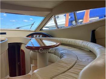 Ferretti Yachts 590