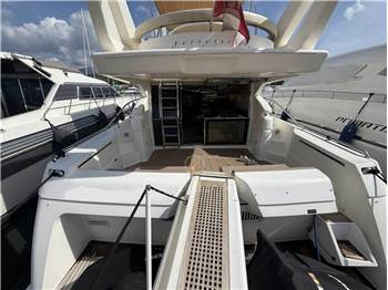 Ferretti Yachts 53