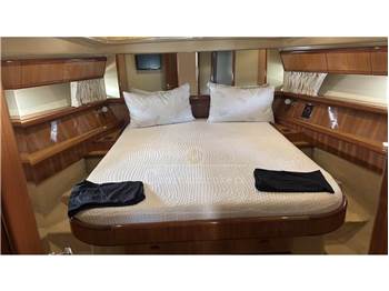 Ferretti Yachts 53