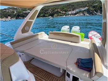 PY Yacht 10 Cabin