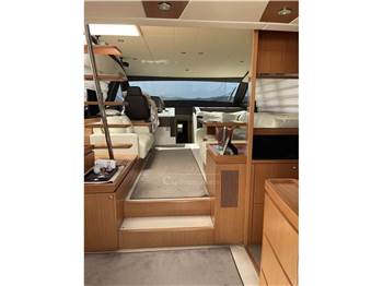 Ferretti Yachts 592