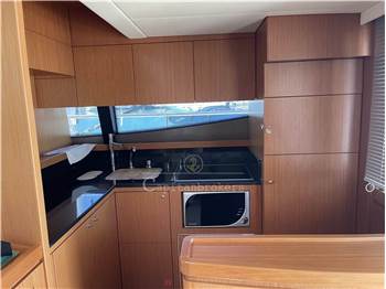 Ferretti Yachts 592