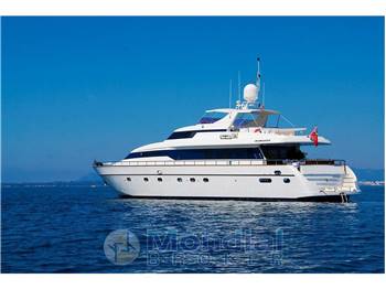 MANGUSTA 88 SL  Raised Pilot House