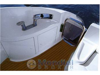 Azimut 55