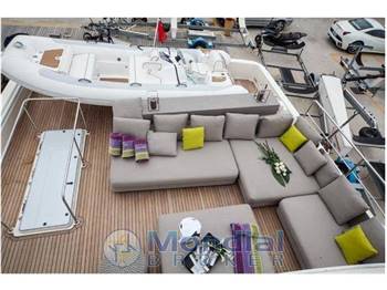 Ferretti Custom Line Navetta 85