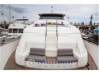 Ferretti Custom Line Navetta 85