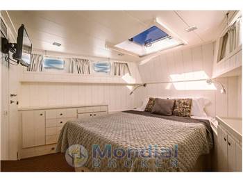 Explorer Trawler 65