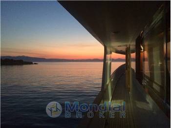 Explorer Trawler 34m