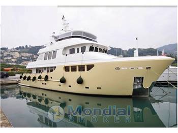 Bandido Explorer trawler Jade 90