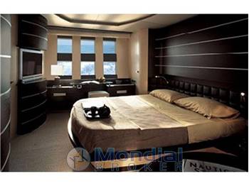 Azimut 86s