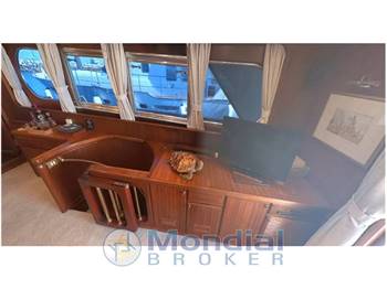 Benetti 79 raised pilot house