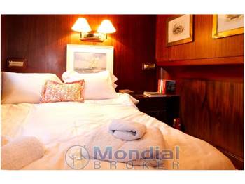 Benetti 79 raised pilot house