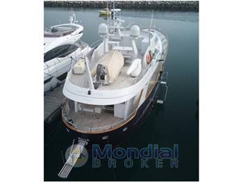 Benetti 79 raised pilot house