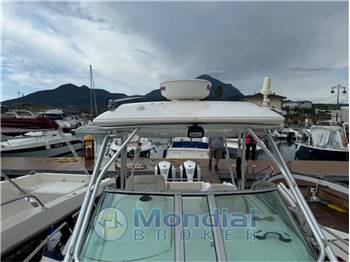 Robalo R265 Walkaround