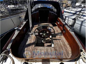 Hallberg-Rassy Mistral 33