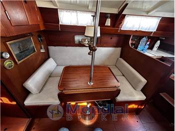 Hallberg-Rassy Mistral 33