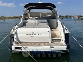 PRINCESS V42