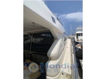 FERRETTI 530