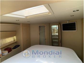 FERRETTI 530