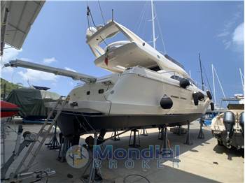 FERRETTI 530