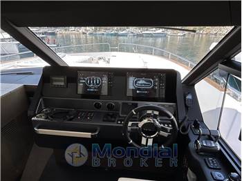 AZIMUT MEGELLANO 66 EVO