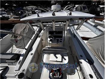 BOSTON WHALER 270 OUTRAGE