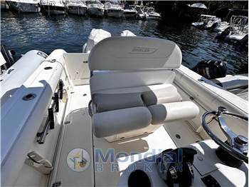 BOSTON WHALER 270 OUTRAGE