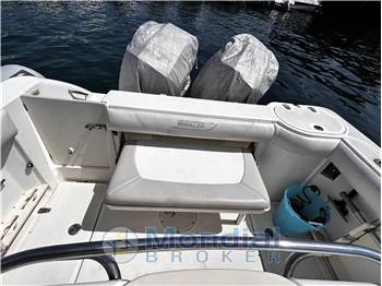 BOSTON WHALER 270 OUTRAGE