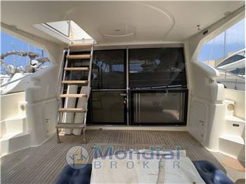 FERRETTI 530