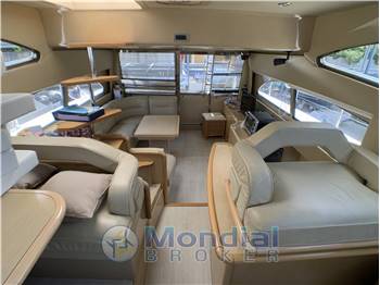 FERRETTI 530