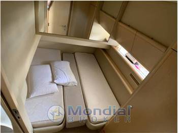 FERRETTI 530