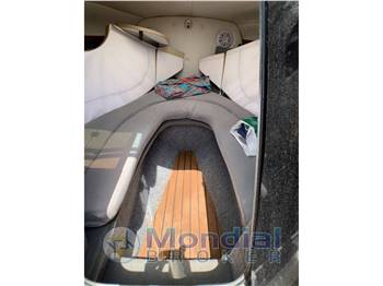 FOUR WINNS SUNDOWNER 205