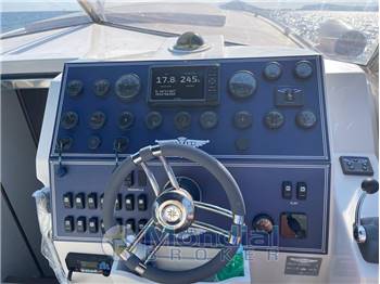 TORNADO 38 FLUSH DECK