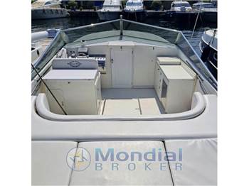 MAGNUM MARINE 38