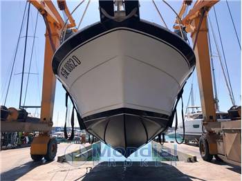 HATTERAS 38' CONVERTIBLE