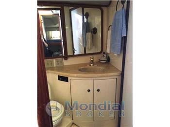 HATTERAS 38' CONVERTIBLE