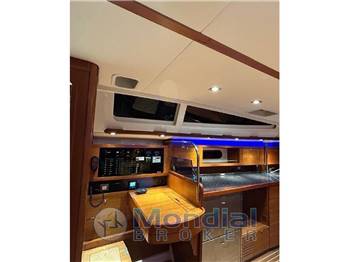 DELPHIA 47'