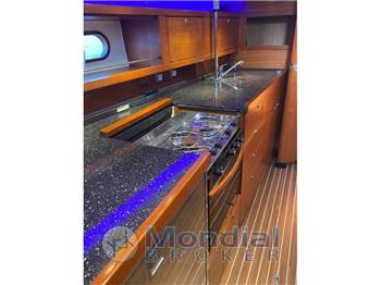 DELPHIA 47'