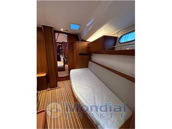 DELPHIA 47'