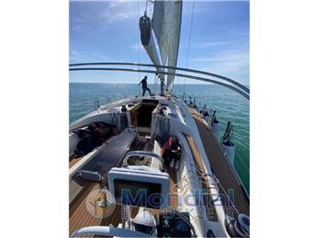 DELPHIA 47'