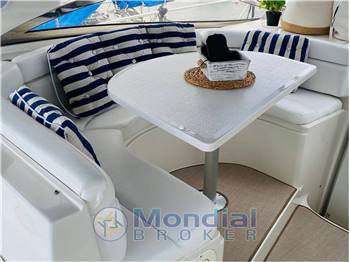 REGAL YACHTS 4260 Commodore