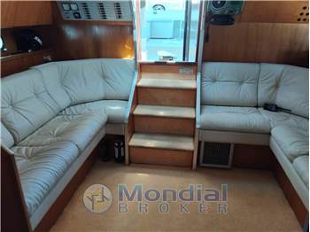 FERRETTI ALTURA 38' ESTATE