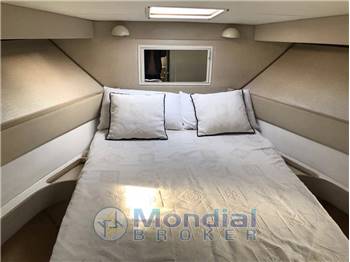 MOCHI CRAFT TUXEDO 42'