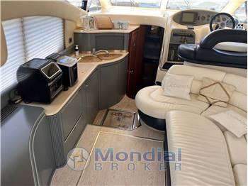 AZIMUT 42' Fly